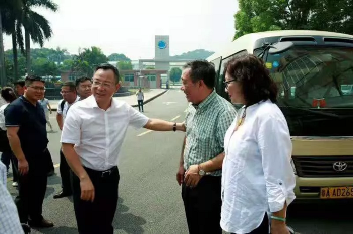 热烈欢迎云南省曲靖市市委副书记,市人民政府李石松市长率团莅临旭光