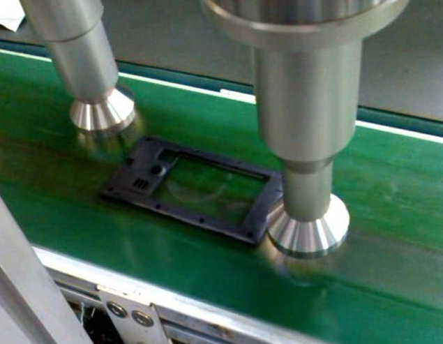 等離子清洗機(jī)處理塑料-金鉑利萊